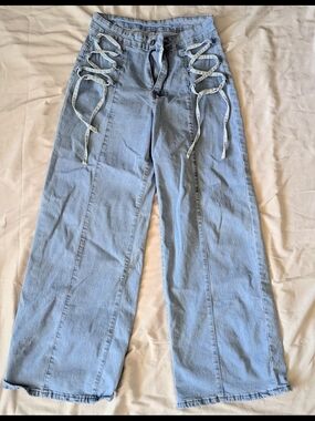 BNWOT, Size Med, Light Blue Lace-Up Details Wide Leg Jeans